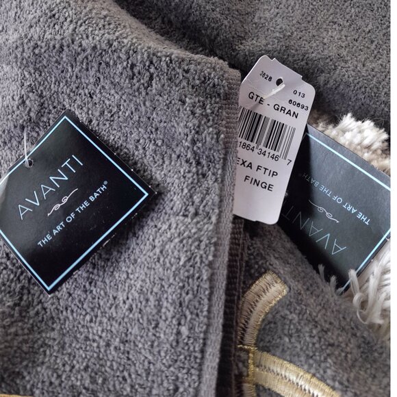 NWT Avanti 3 pc Embroidered Towel Set Gray(Granite) Gold Canada Made - Picture 3 of 4